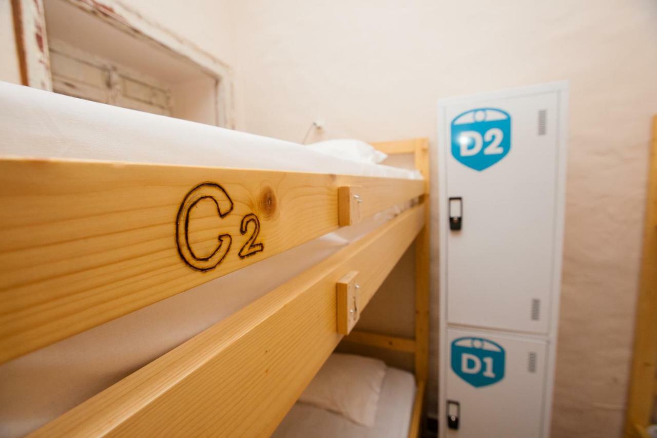 Hub 1878 Faro Hostel Bagian luar foto